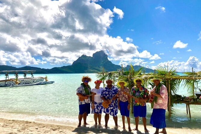 Lagoon Snorkeling Tour with Tahitian Oven Lunch in Bora Bora