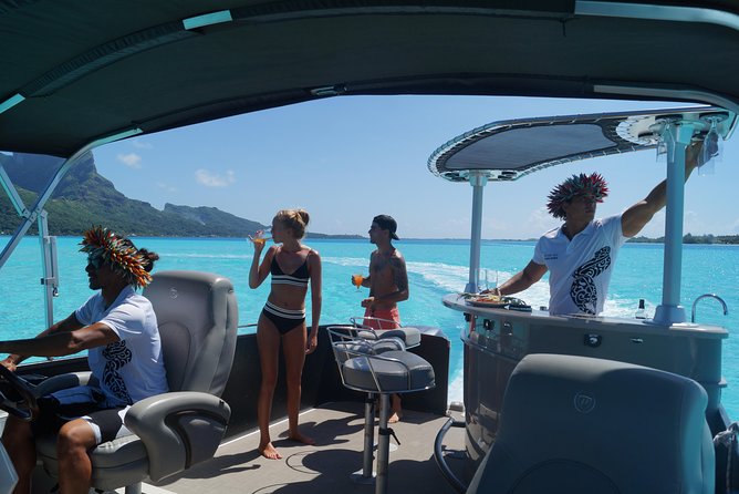 Toa Boat Bora Bora Private Lagoon tour with Lunch on Entertainer Bar Boat